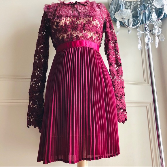 Romeo + Juliet Long Sleeve Pleated Lace Dress S - Picture 4 of 12